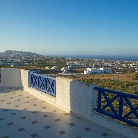 Eva With Panoramic View Pýrgos