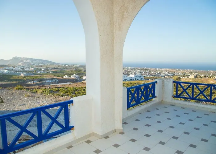 Eva With Panoramic View Pýrgos