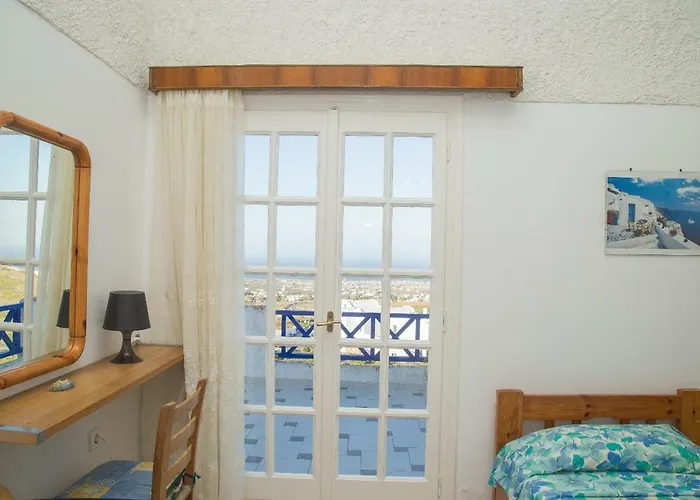 Eva With Panoramic View Pýrgos