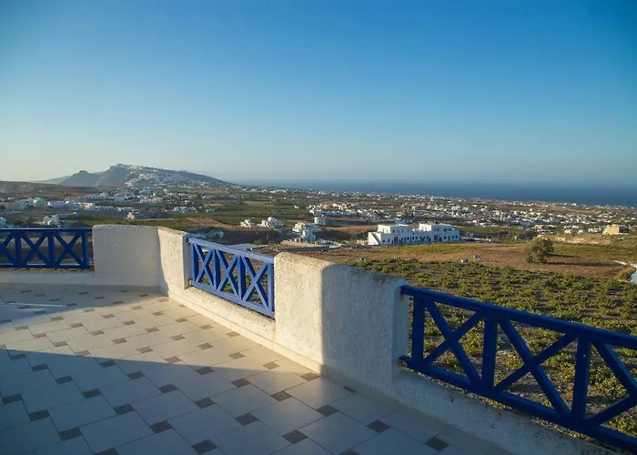 Eva With Panoramic View Pýrgos